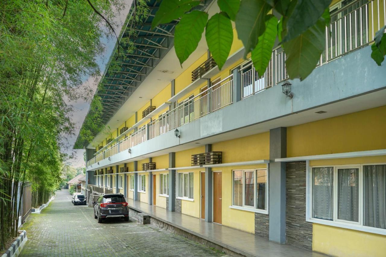 Front One Resort Indraloka Temanggung Εξωτερικό φωτογραφία